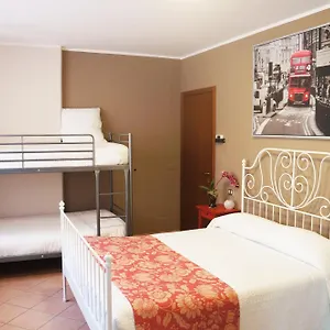 Casa de hóspedes Alexander, Tirano