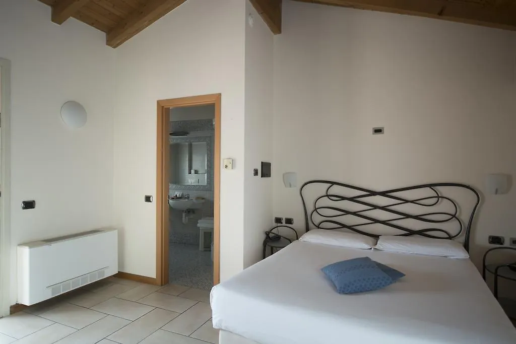 Hotel Villa Colico 3*,