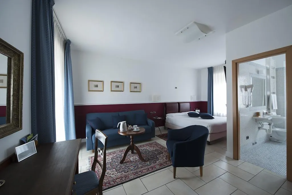 Hotel Villa Colico 3*,  Italia