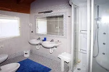 Hotel Villa Colico 3*,  Italy